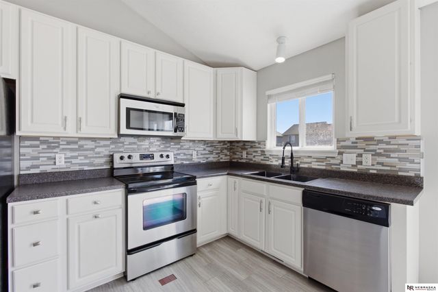 16115 Birch Avenue, Omaha, NE 68136