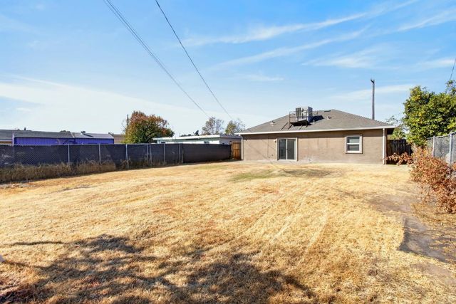 3812 Mahogany St, Sacramento, CA 95838