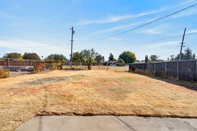 3812 Mahogany St, Sacramento, CA 95838