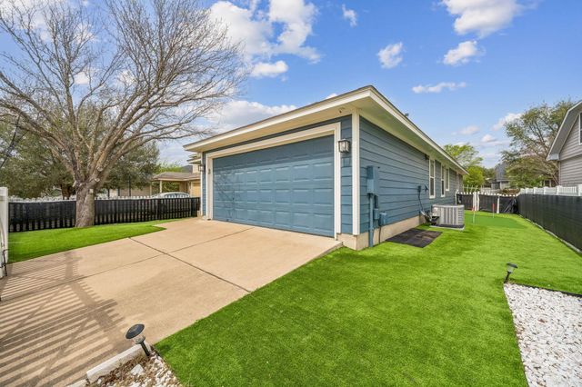 5357 Hartson, Kyle, TX 78640