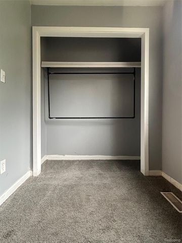 7004 Orchard Avenue, Warren, MI 48091