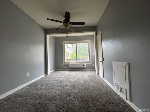 7004 Orchard Avenue, Warren, MI 48091