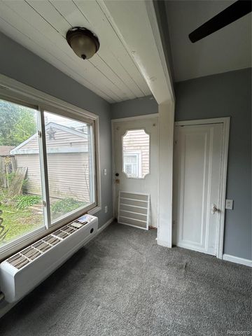 7004 Orchard Avenue, Warren, MI 48091
