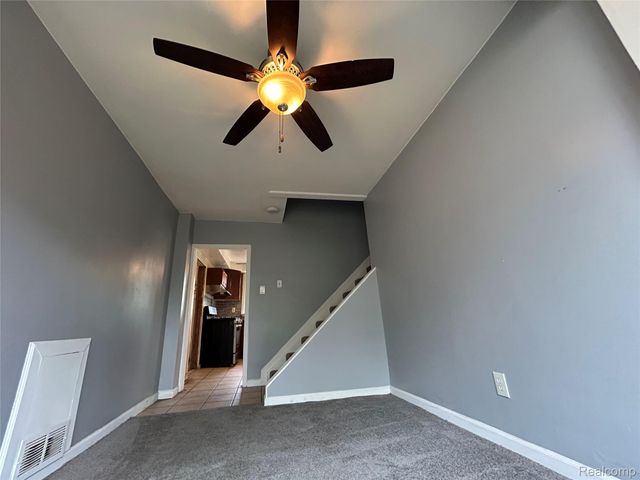 7004 Orchard Avenue, Warren, MI 48091