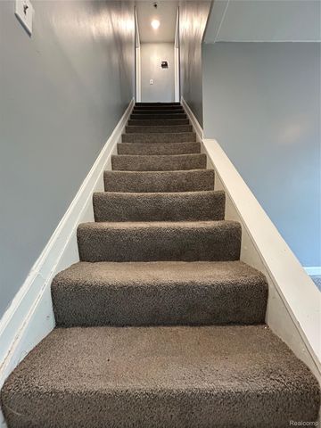 7004 Orchard Avenue, Warren, MI 48091