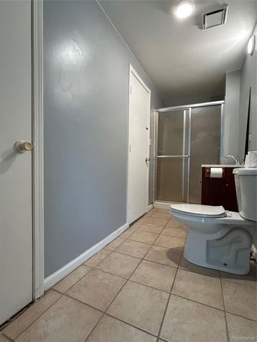 7004 Orchard Avenue, Warren, MI 48091