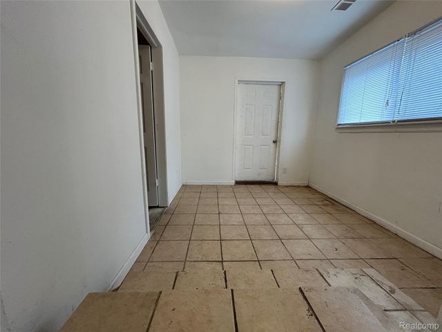 7004 Orchard Avenue, Warren, MI 48091