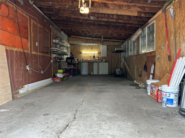7004 Orchard Avenue, Warren, MI 48091