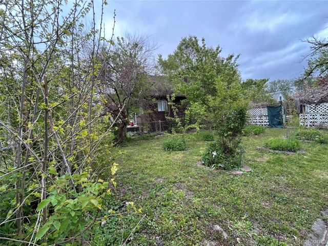 7004 Orchard Avenue, Warren, MI 48091