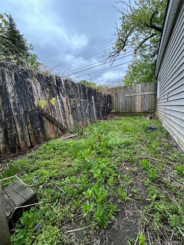 7004 Orchard Avenue, Warren, MI 48091
