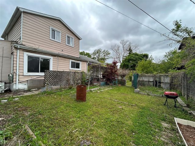 7004 Orchard Avenue, Warren, MI 48091