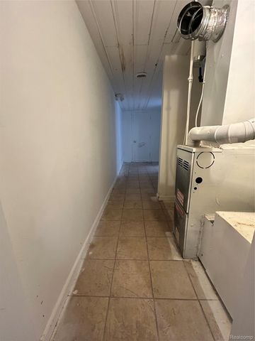7004 Orchard Avenue, Warren, MI 48091