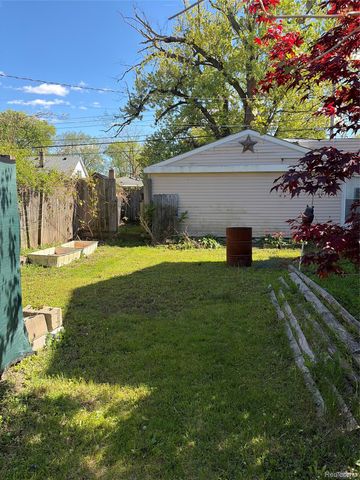 7004 Orchard Avenue, Warren, MI 48091