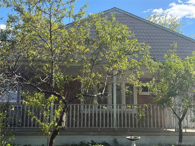 7004 Orchard Avenue, Warren, MI 48091