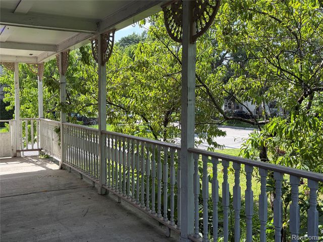 7004 Orchard Avenue, Warren, MI 48091