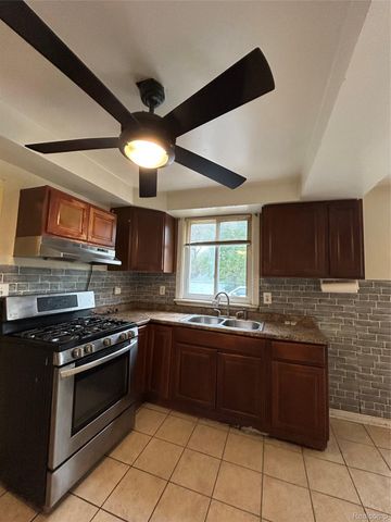 7004 Orchard Avenue, Warren, MI 48091