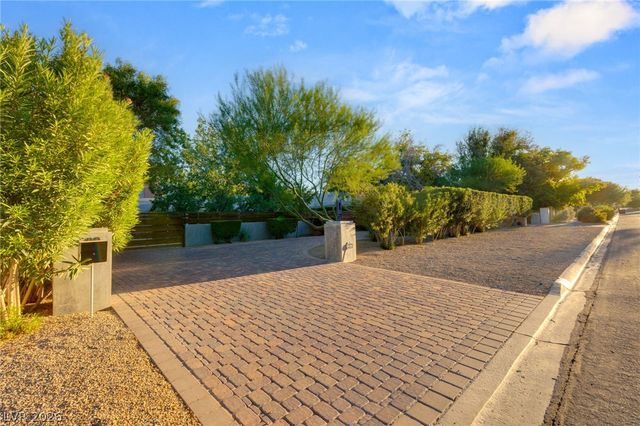 2609 Pinto Lane, Las Vegas, NV 89107