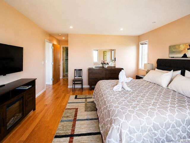 345 Old Cove Boulevard, Southold, NY 11971