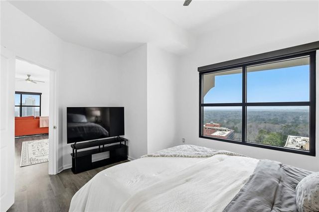 3040 Peachtree NW Road 1811, Atlanta, GA 30305