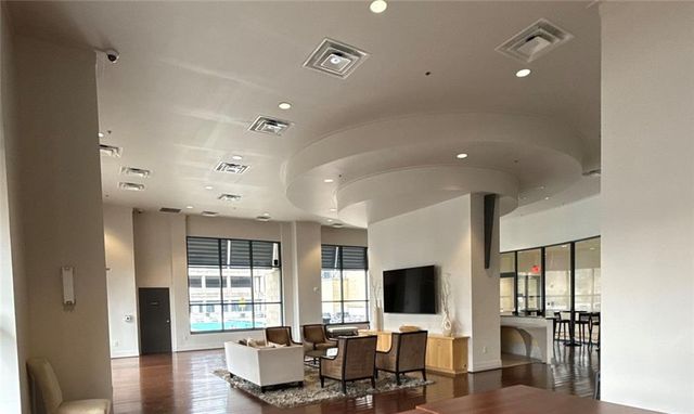 3040 Peachtree NW Road 1811, Atlanta, GA 30305