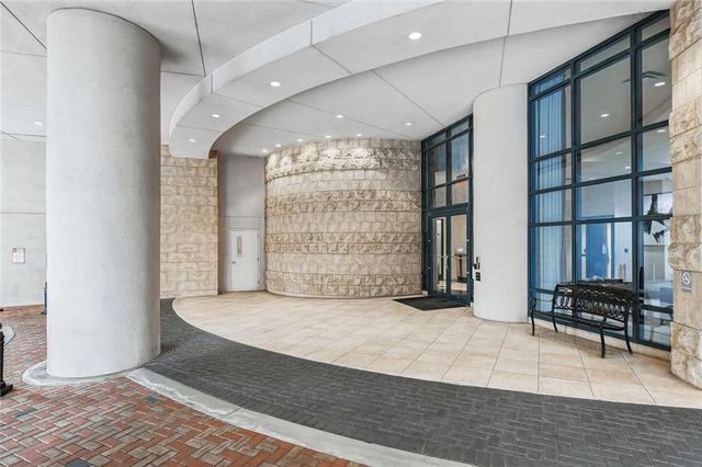 3040 Peachtree NW Road 1811, Atlanta, GA 30305