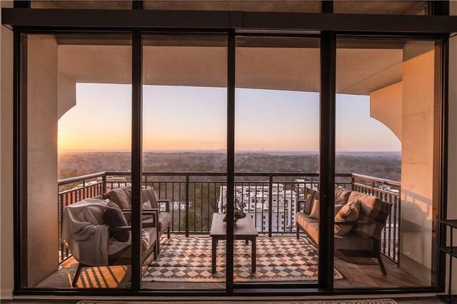 3040 Peachtree NW Road 1811, Atlanta, GA 30305