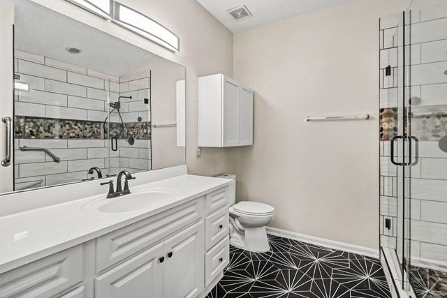 674 Fountain View Lane, League City, TX 77573