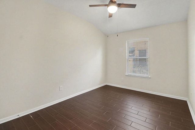 674 Fountain View Lane, League City, TX 77573