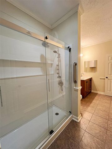 674 Fountain View Lane, League City, TX 77573