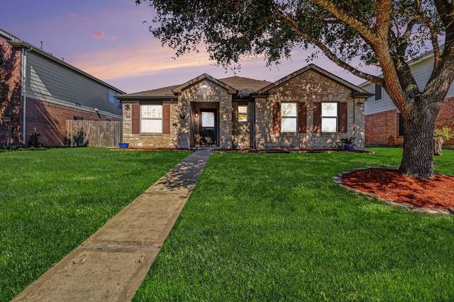 674 Fountain View Lane, League City, TX 77573