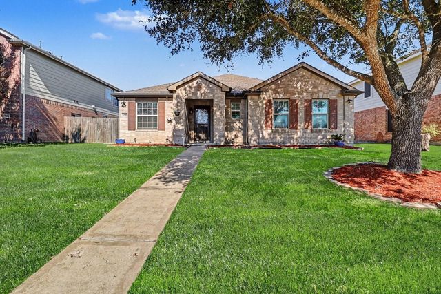 674 Fountain View Lane, League City, TX 77573