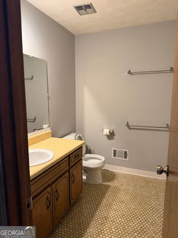 8282 Dawn Drive, Jonesboro, GA 30236