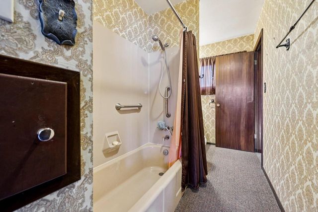 6606 S 20th STREET, Milwaukee, WI 53221