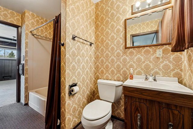 6606 S 20th STREET, Milwaukee, WI 53221