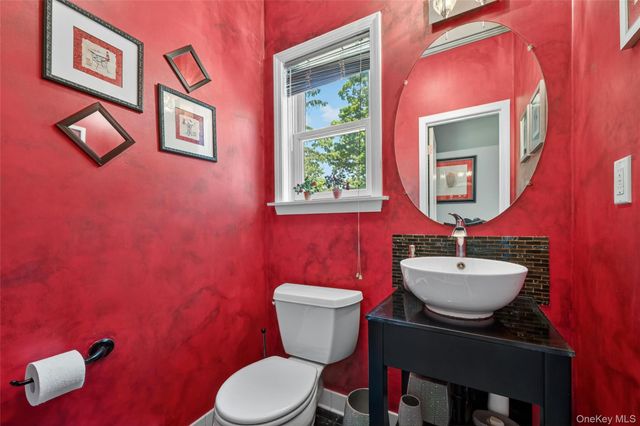 208 Oakland Avenue, Monroe, NY 10950