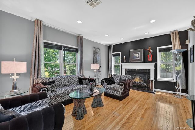 208 Oakland Avenue, Monroe, NY 10950