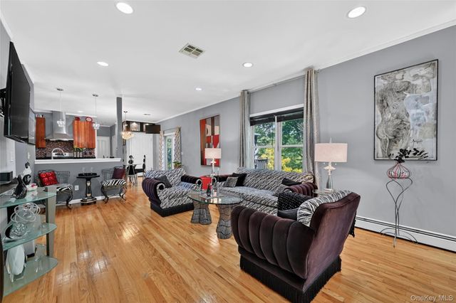 208 Oakland Avenue, Monroe, NY 10950