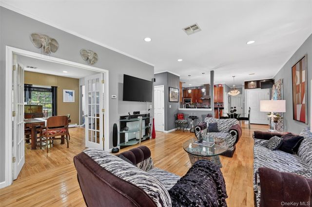208 Oakland Avenue, Monroe, NY 10950