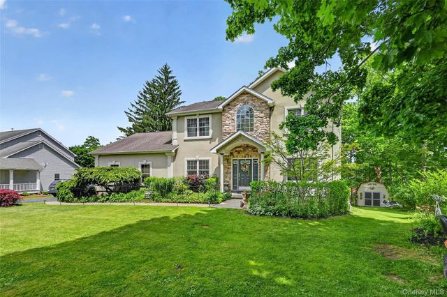 208 Oakland Avenue, Monroe, NY 10950