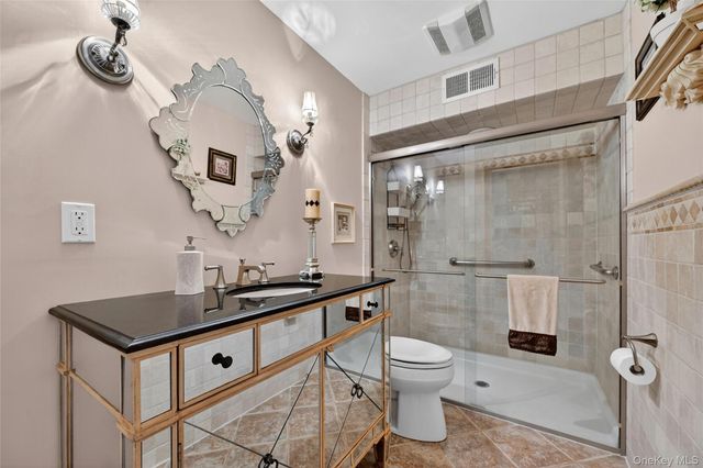208 Oakland Avenue, Monroe, NY 10950