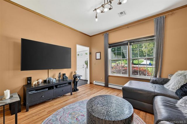208 Oakland Avenue, Monroe, NY 10950