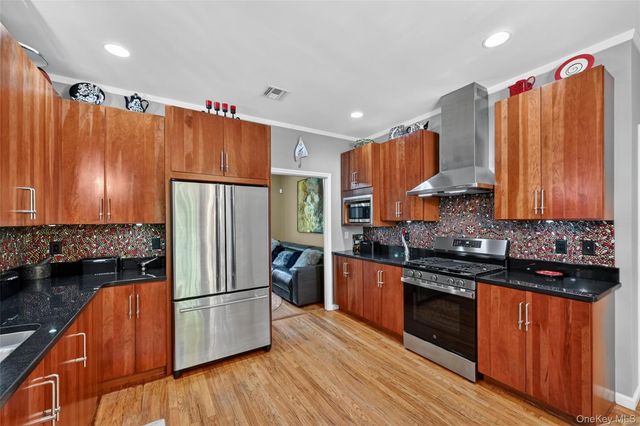 208 Oakland Avenue, Monroe, NY 10950