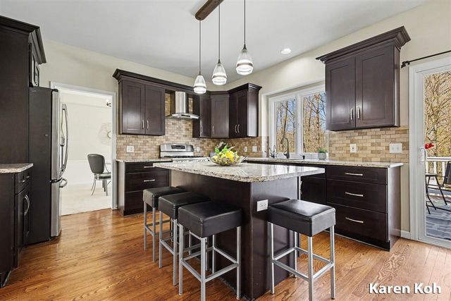 4605 Woodcreek Drive, Grand Rapids, MI 49546