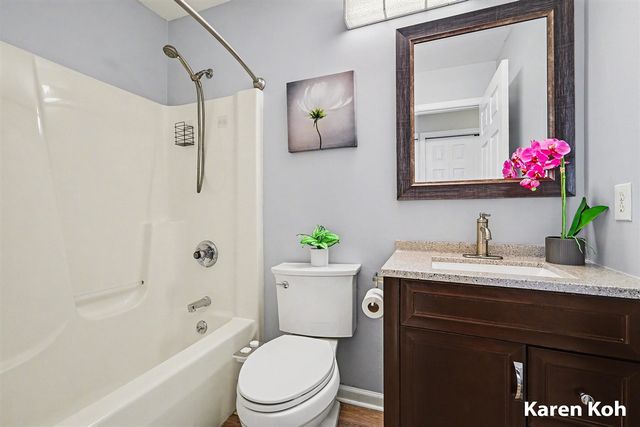 4605 Woodcreek Drive, Grand Rapids, MI 49546