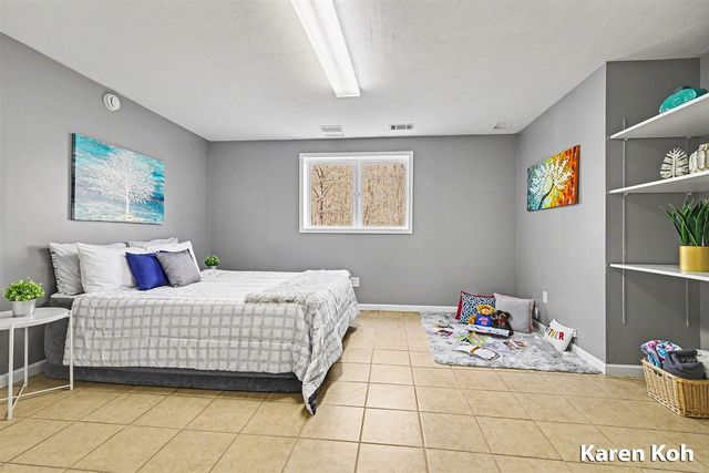 4605 Woodcreek Drive, Grand Rapids, MI 49546