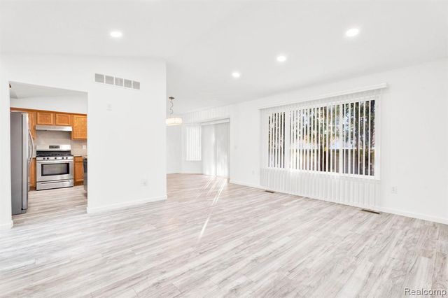 41057 Glenleven Court, Clinton Township, MI 48038