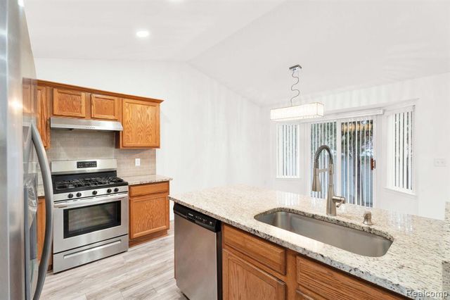 41057 Glenleven Court, Clinton Township, MI 48038