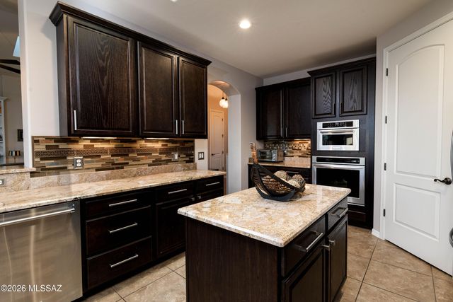 4180 W Distant Wash Court, Marana, AZ 85658
