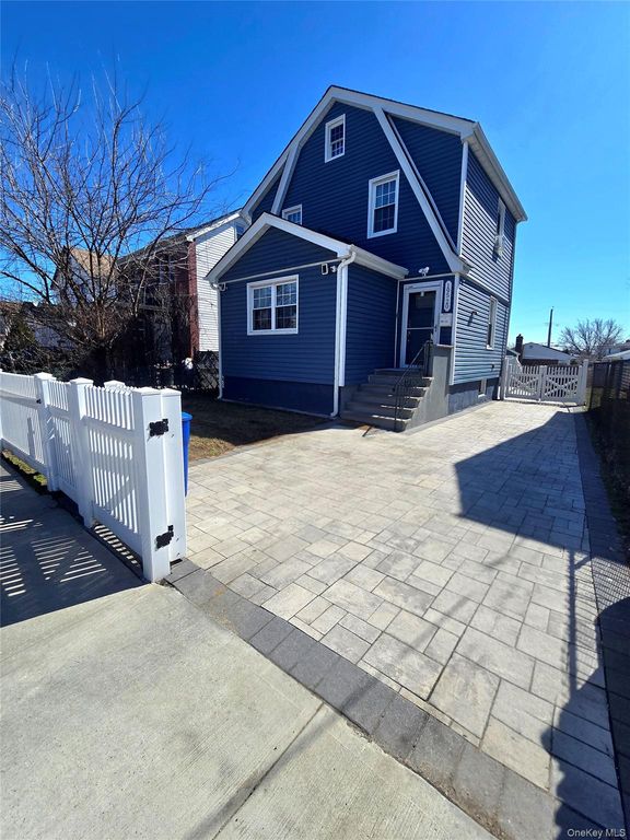 195-20 122nd Avenue, Springfield Gardens, NY 11413