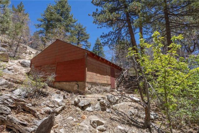 352 Big Bear Trail, Fawnskin, CA 92333